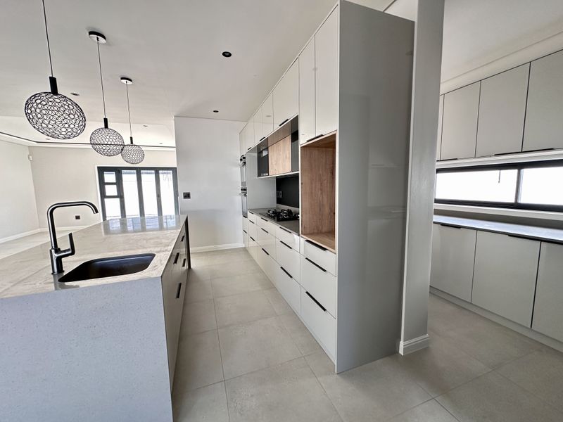 A Castle Fit for Royalty! - Photo 9