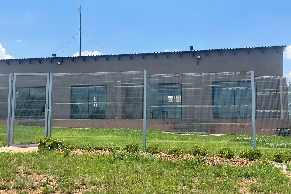 Garden Cottage Rental Monthly In Walkerville - Photo 5