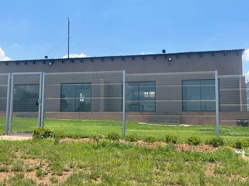 Garden Cottage Rental Monthly In Walkerville - Photo 5