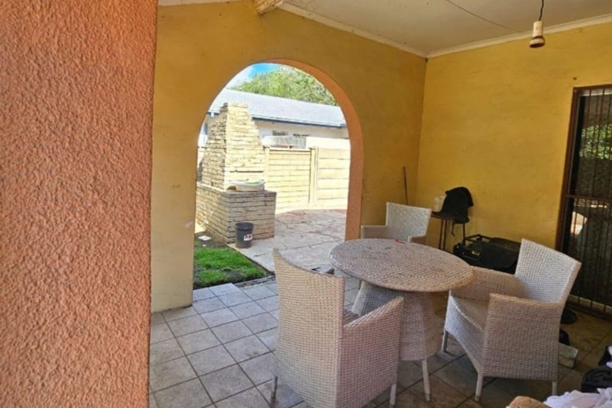 3 Bedroom House for sale in Sasolburg Ext 11 - Photo 5
