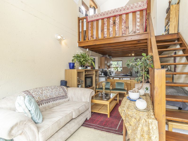 Spacious 1-Bed, 1-Bath Loft-Apartment, 77Sqm, Chobe Sands,  Pet friendly. No transfer duty. - Photo 9