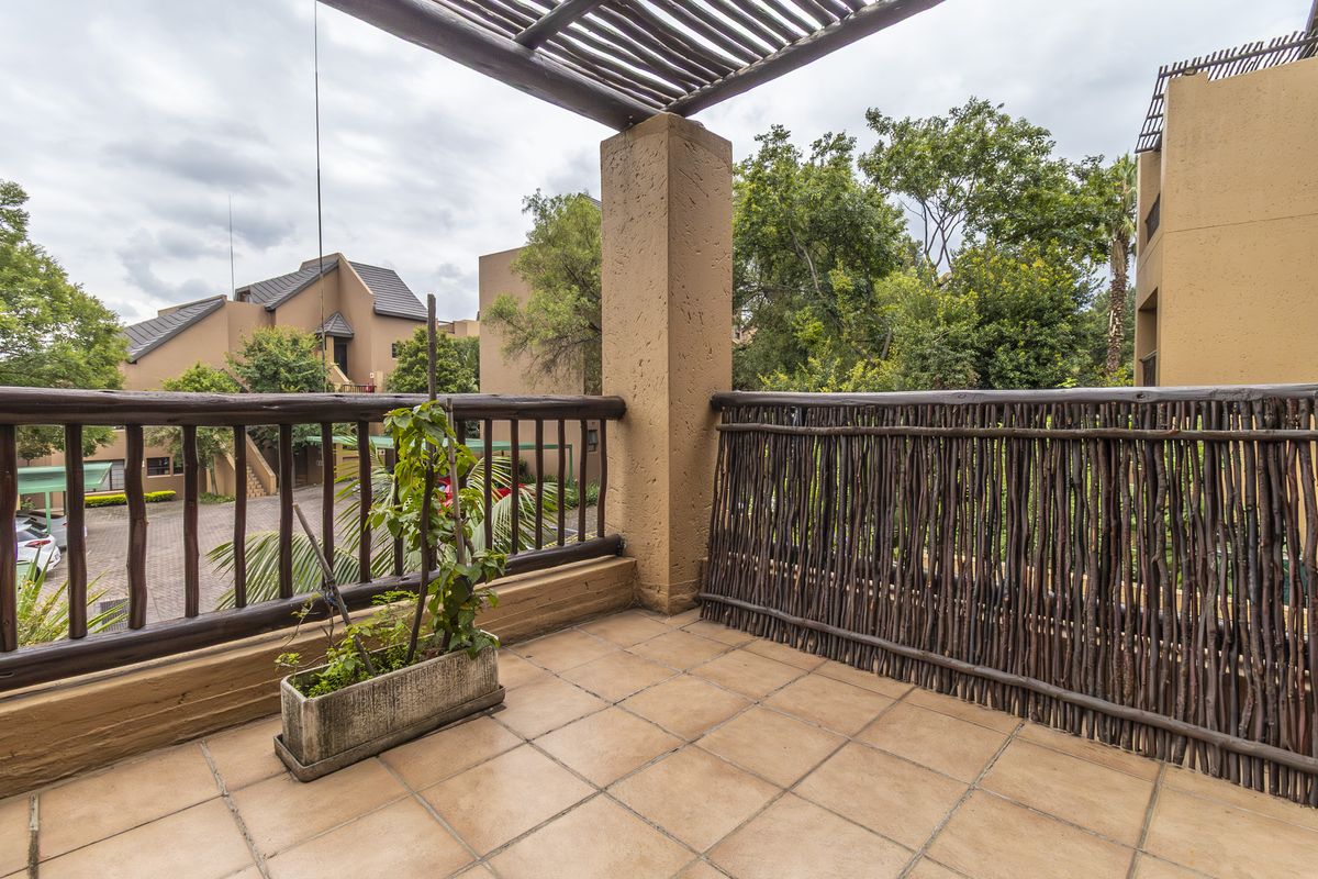 Spacious 1-Bed, 1-Bath Loft-Apartment, 77Sqm, Chobe Sands,  Pet friendly. No transfer duty. - Photo 5