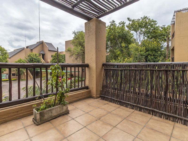 Spacious 1-Bed, 1-Bath Loft-Apartment, 77Sqm, Chobe Sands,  Pet friendly. No transfer duty. - Photo 5