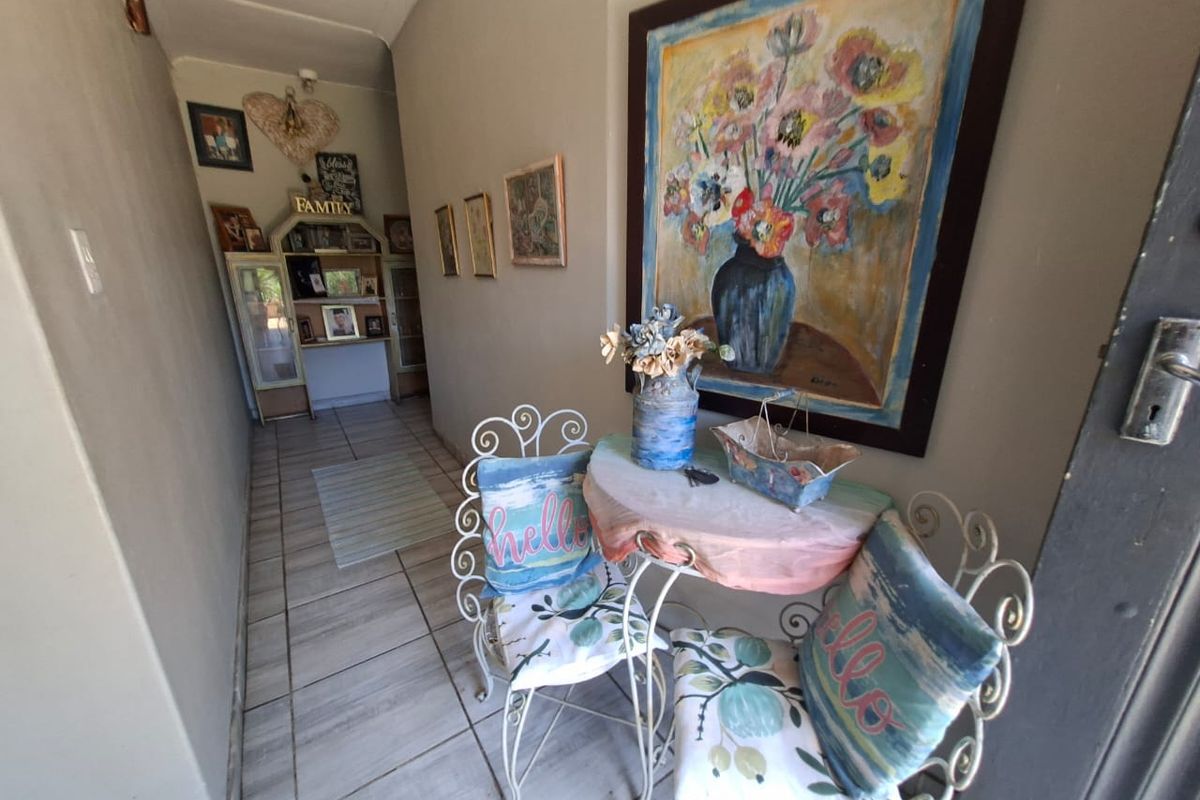 Family & Entertainment Focused Perfect Family Retreat – 4 Bedrooms, Double Garage, Pool - Photo 4