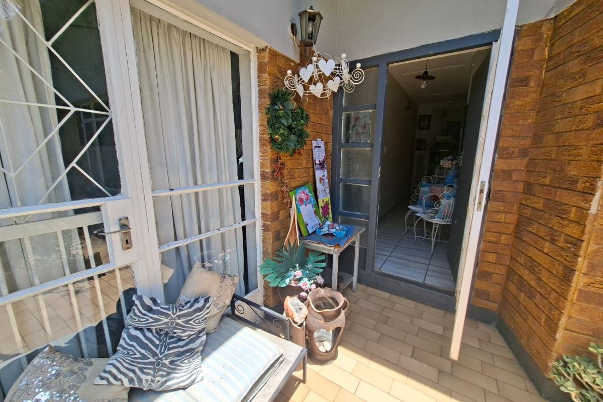 Family & Entertainment Focused Perfect Family Retreat – 4 Bedrooms, Double Garage, Pool - Photo 3