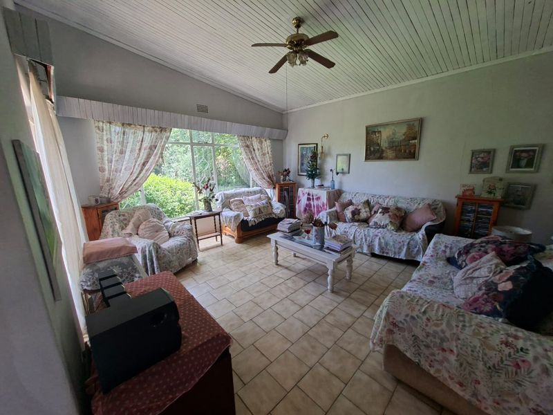 Family & Entertainment Focused Perfect Family Retreat – 4 Bedrooms, Double Garage, Pool - Photo 5