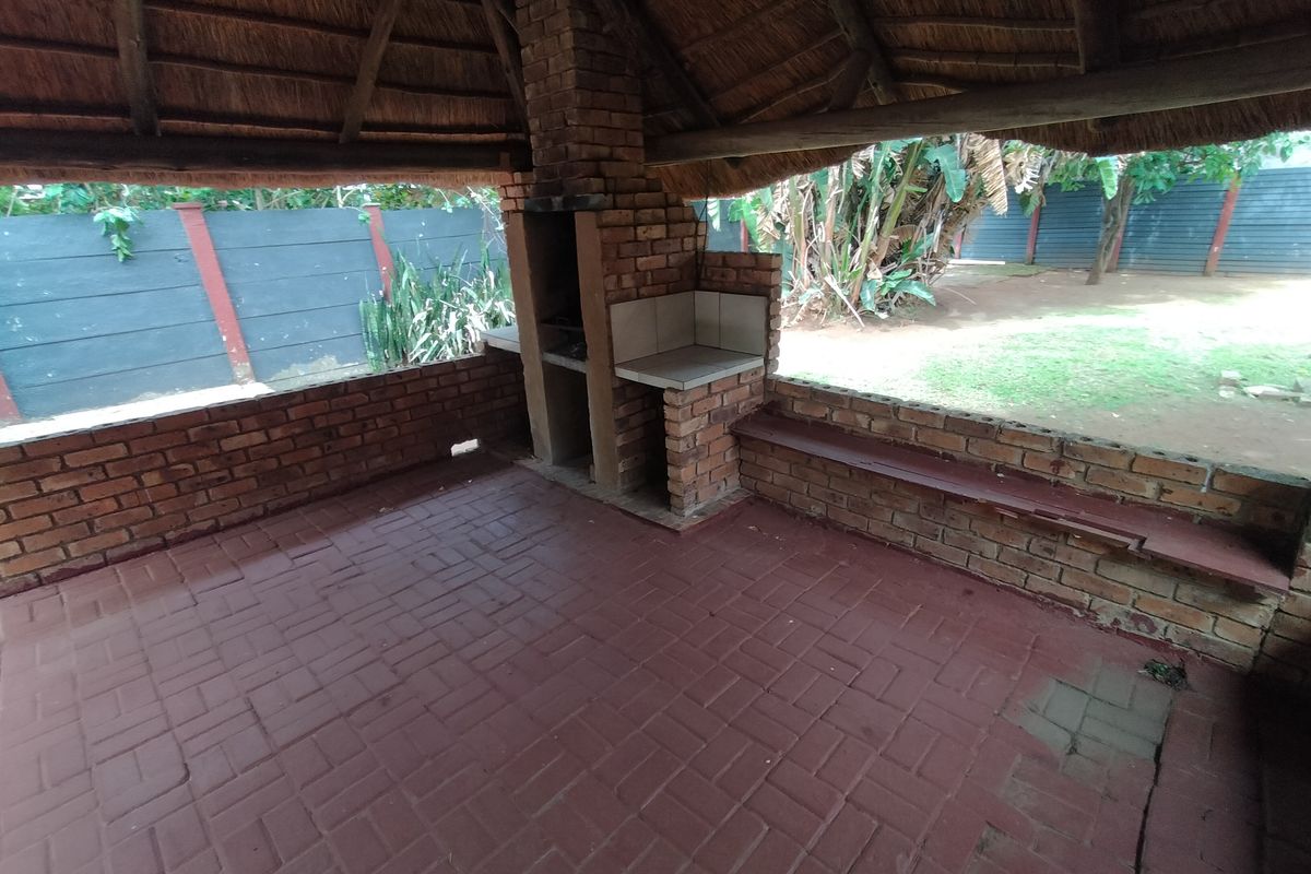 Well-Located Home Near Wonderpark with Lapa & Double Garage - Photo 5