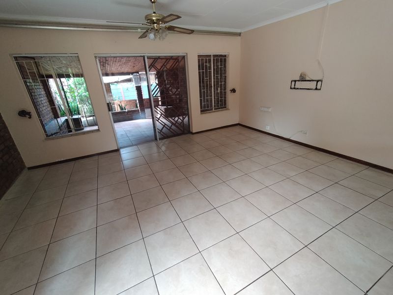 Well-Located Home Near Wonderpark with Lapa & Double Garage - Photo 3