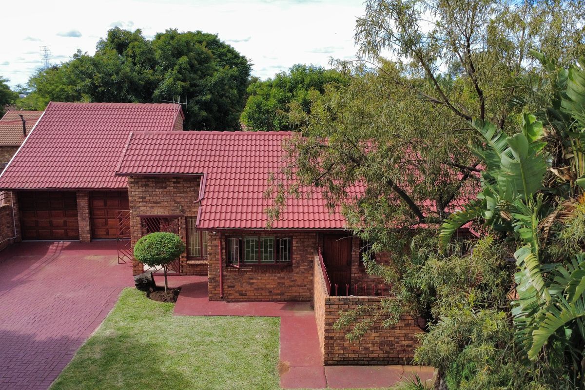Well-Located Home Near Wonderpark with Lapa & Double Garage - Photo 2
