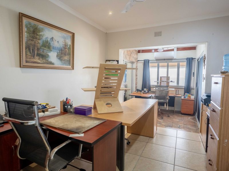 Non-Distressed Auction - Bidding to start from R3 025 000 - Photo 9