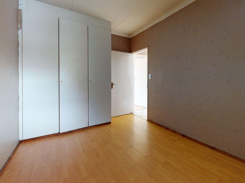 Modern 2nd-Floor Apartment in Prime Estate - Photo 10