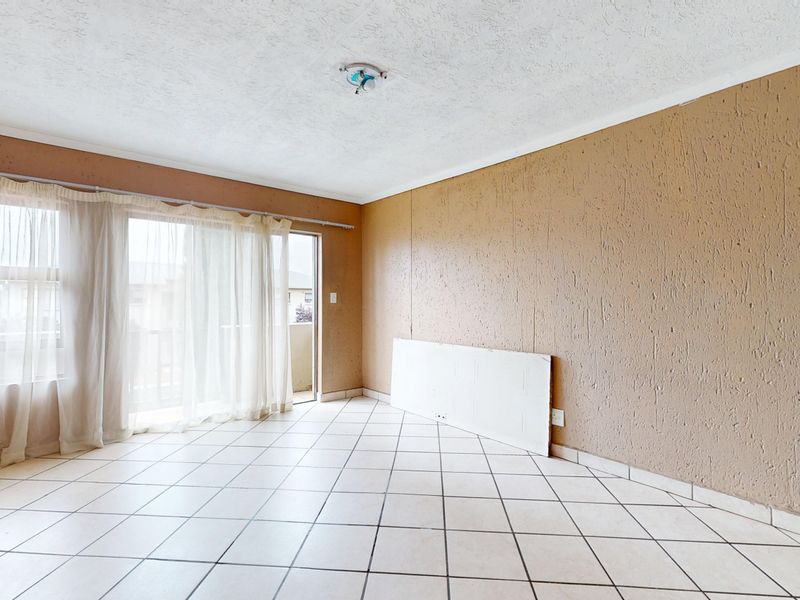 Modern 2nd-Floor Apartment in Prime Estate - Photo 6