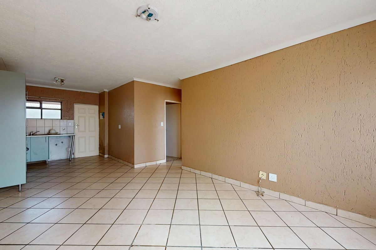 Modern 2nd-Floor Apartment in Prime Estate - Photo 4