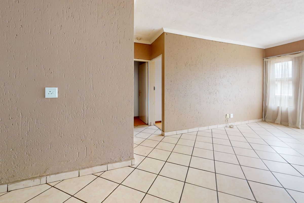 Modern 2nd-Floor Apartment in Prime Estate - Photo 5