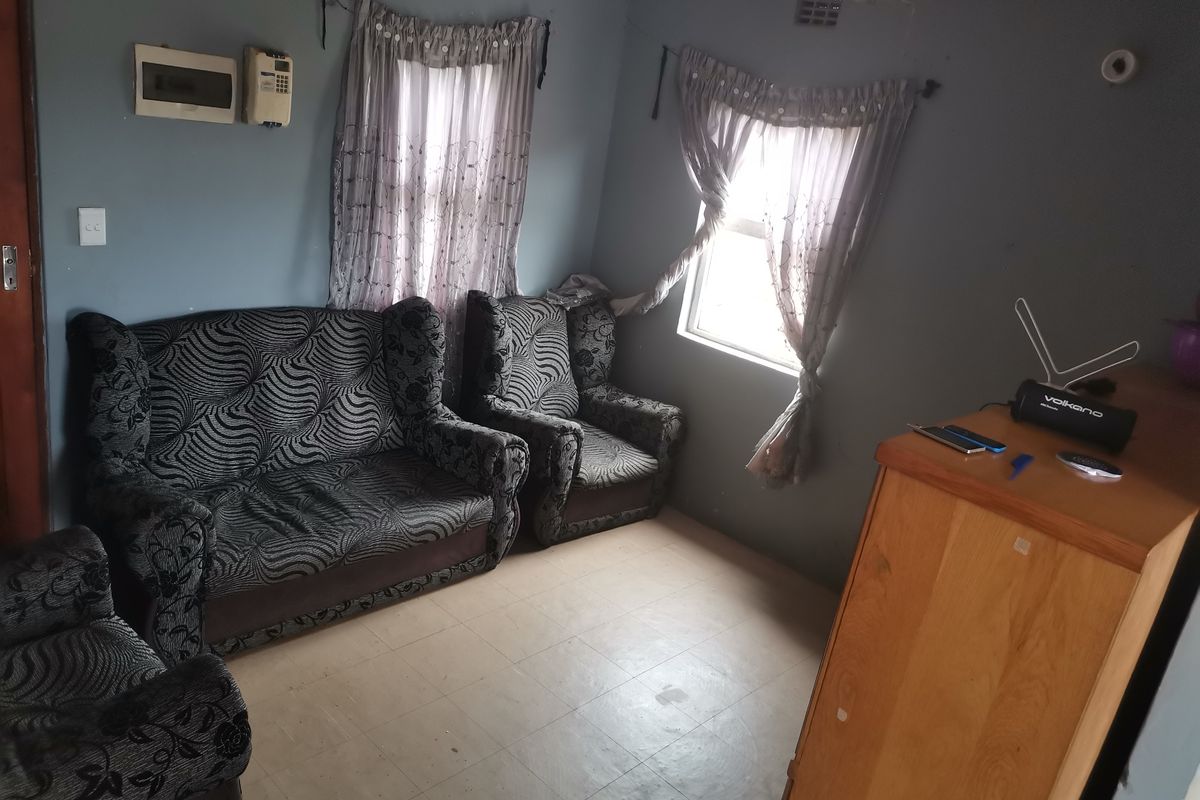 House For Sale In Mossel Bay - Photo 2