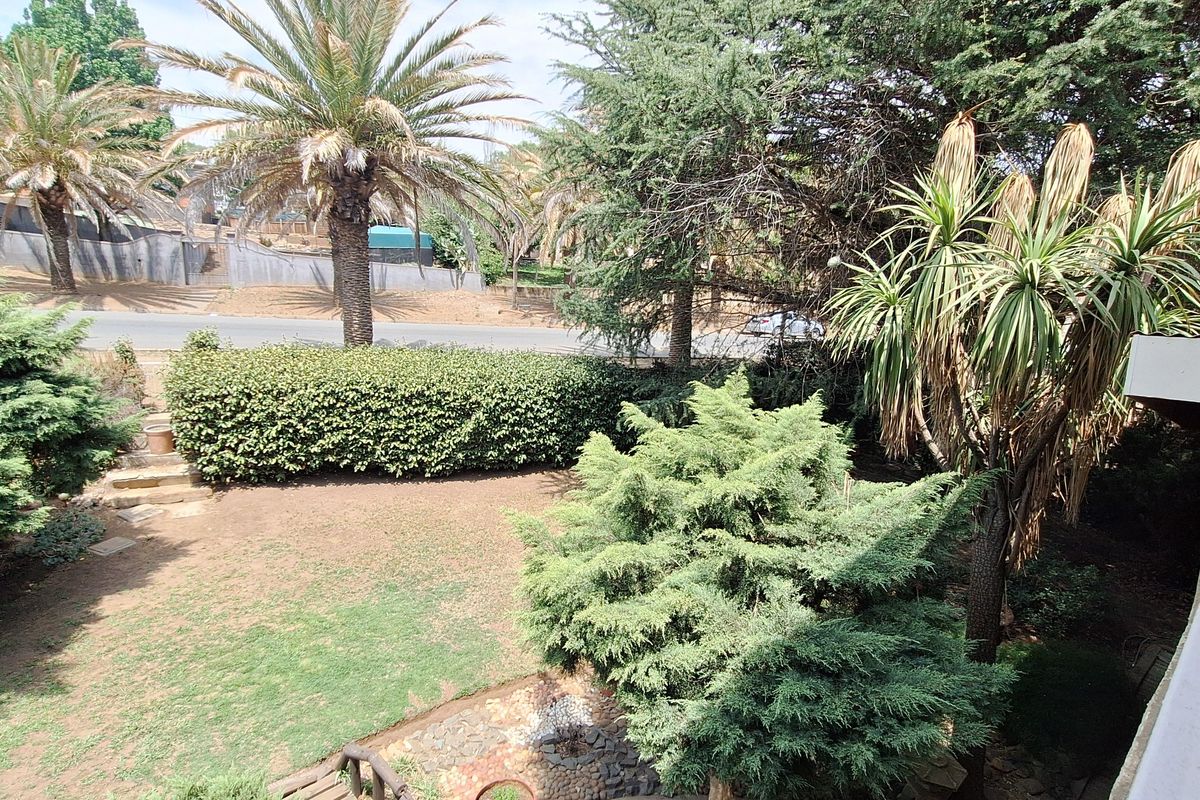 Spacious 2 storey house for sale - Photo 2