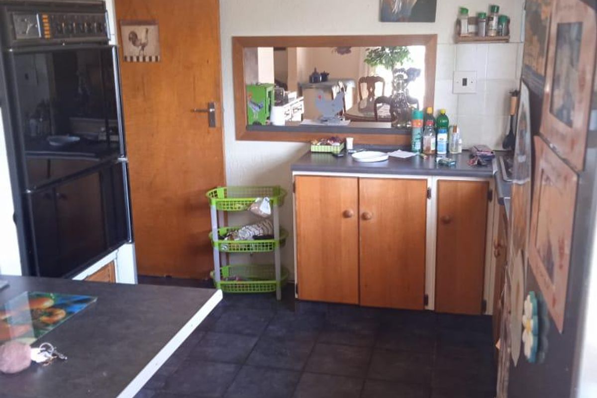 Spacious 2 storey house for sale - Photo 4