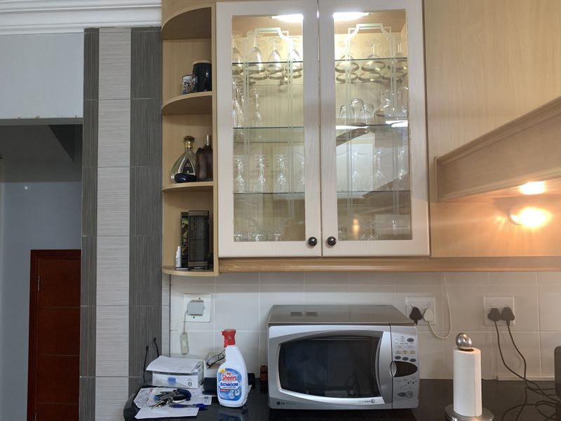 Private and Secluded End-Unit with Distant Sea Views - Photo 9