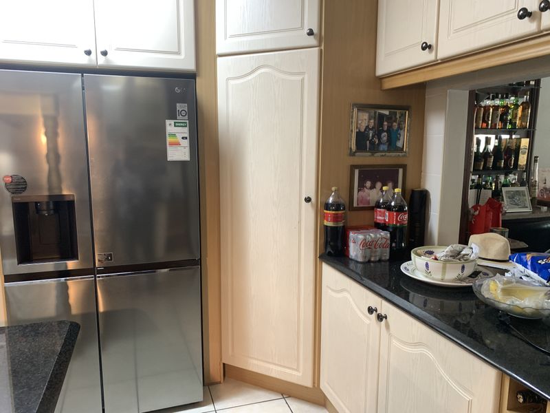 Private and Secluded End-Unit with Distant Sea Views - Photo 10