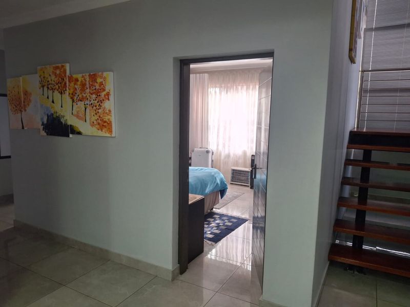 Luxury, Space and Style in Savannah Country Estate - Photo 9