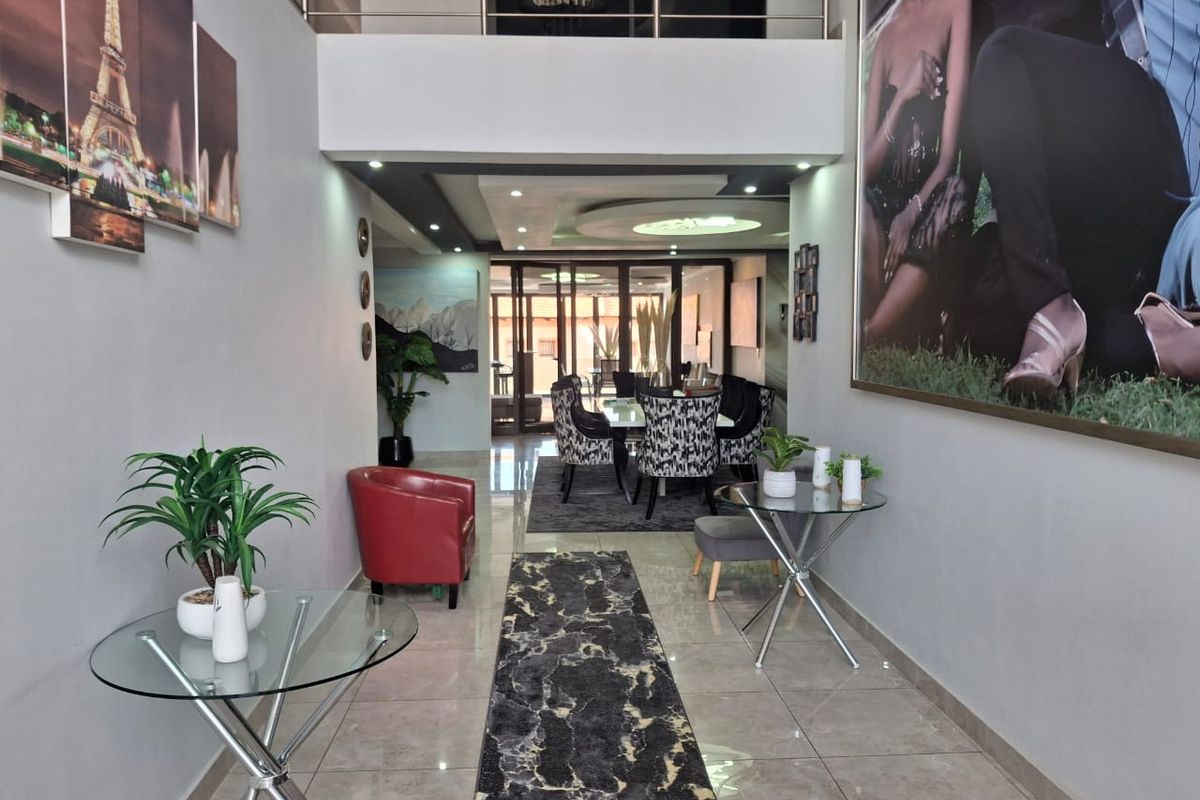 Luxury, Space and Style in Savannah Country Estate - Photo 4