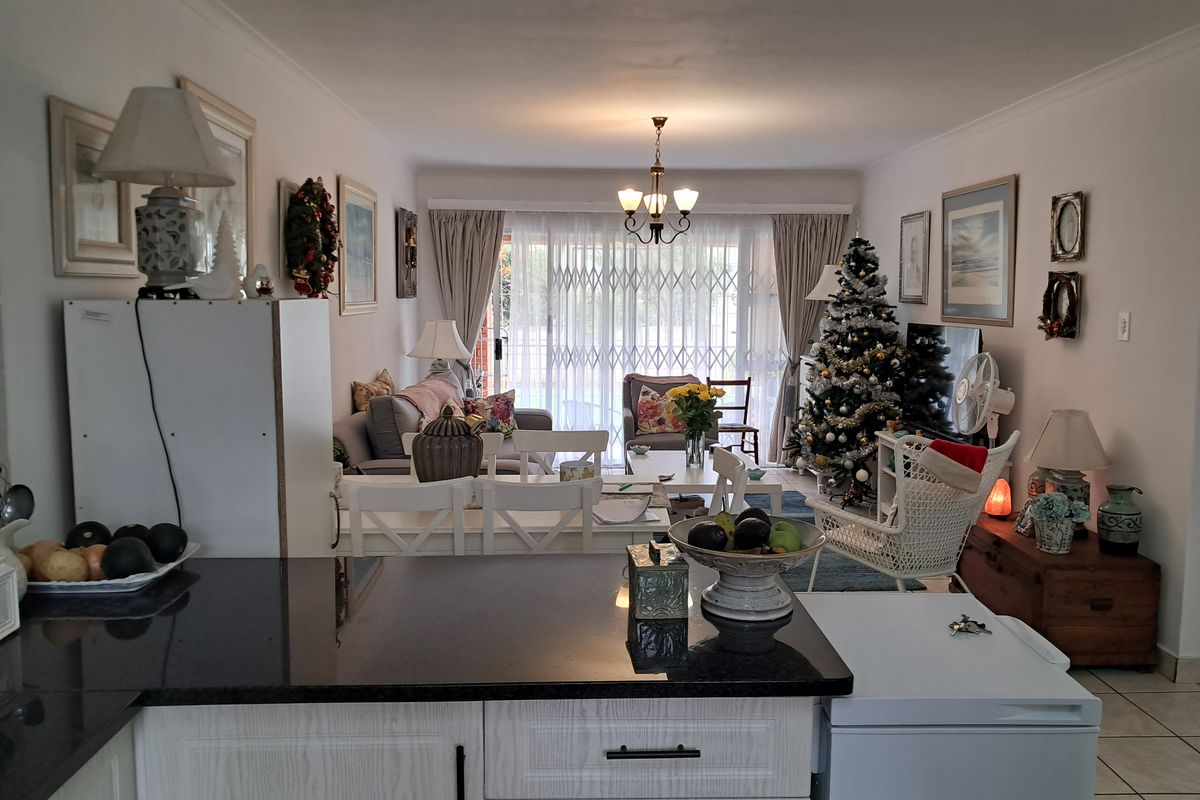 Stylish Modern Two Bedroom Apartment - Photo 3