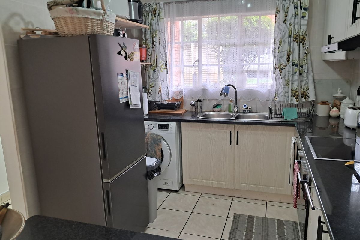 Stylish Modern Two Bedroom Apartment - Photo 5