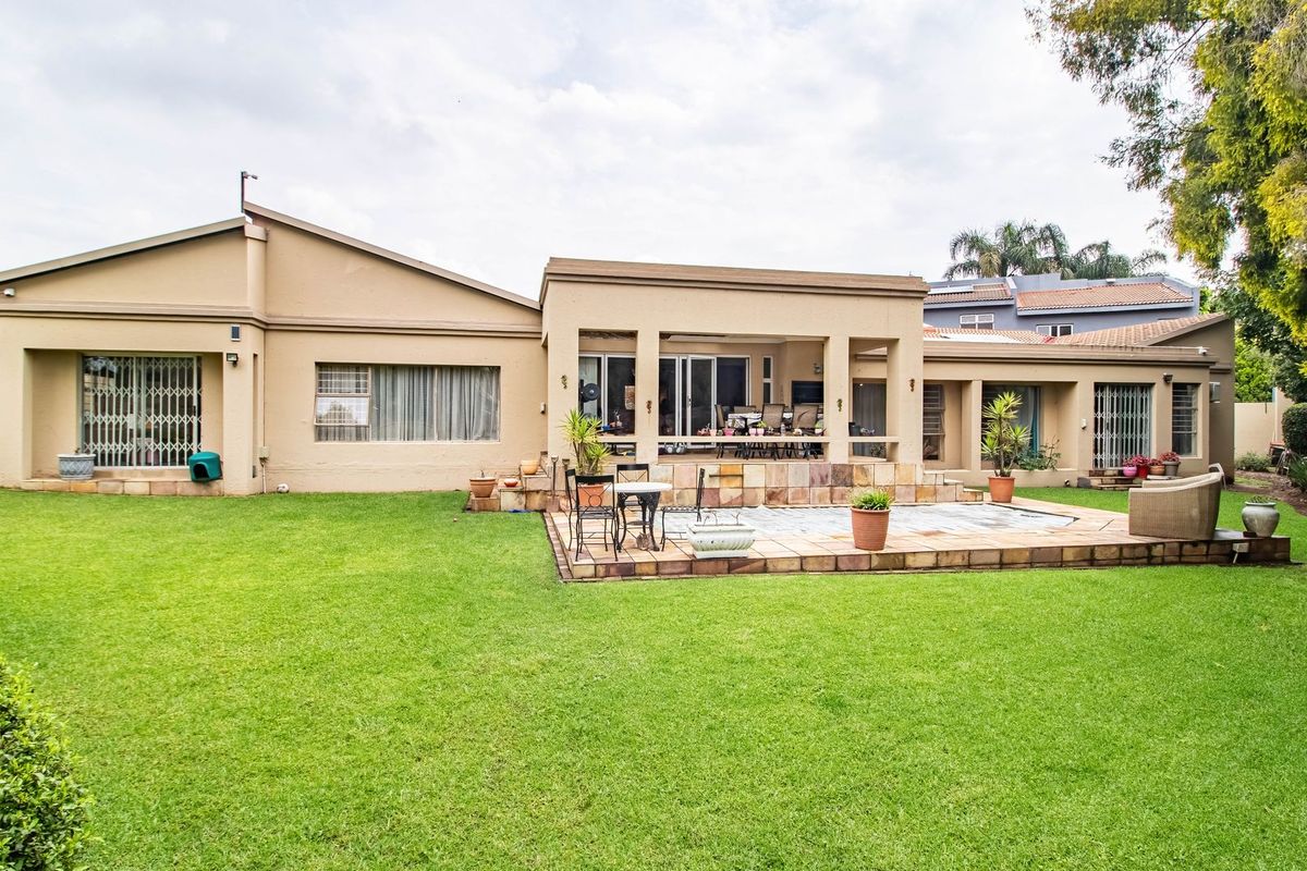 Secure, Spacious Luxury in One of Edenvale’s Finest Enclosures - Photo 2