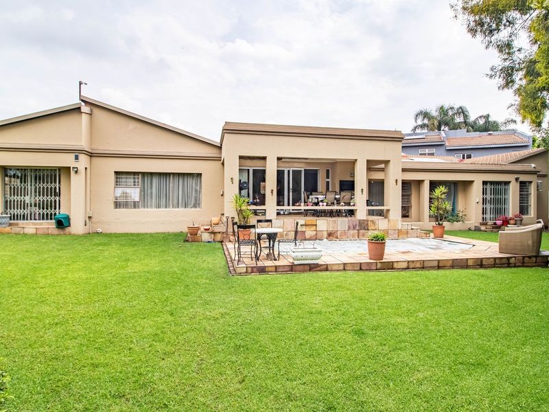 Secure, Spacious Luxury in One of Edenvale’s Finest Enclosures - Photo 2