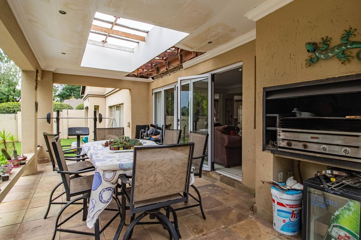 Secure, Spacious Luxury in One of Edenvale’s Finest Enclosures - Photo 5