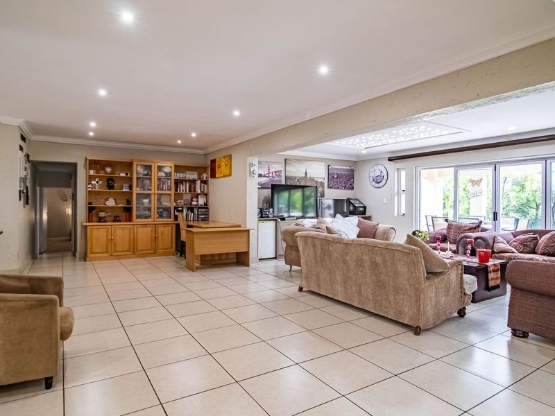 Secure, Spacious Luxury in One of Edenvale’s Finest Enclosures - Photo 10