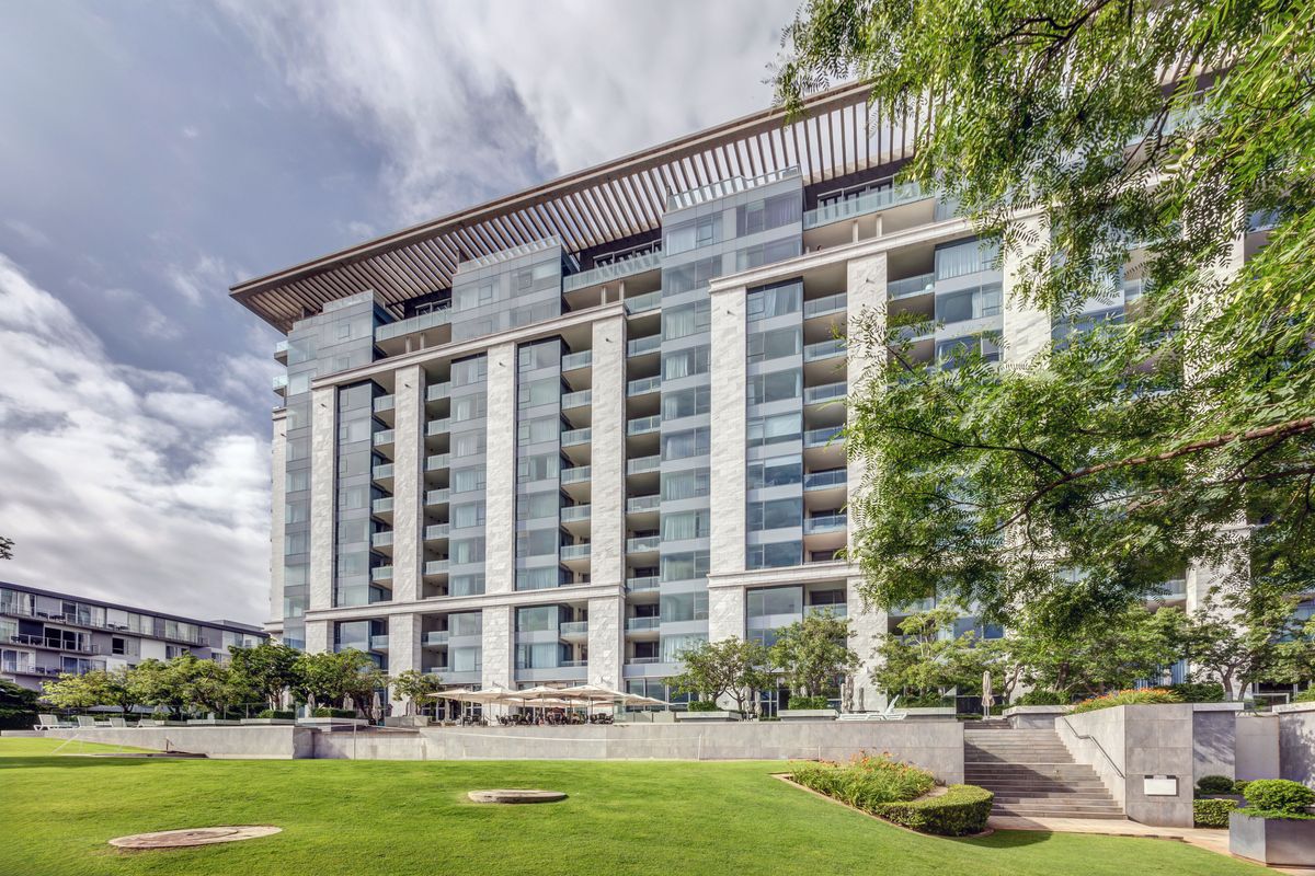 Luxury 2 Bedroom, 2 Bathroom Apartment for Sale – Embassy Towers, Sandton - Photo 2
