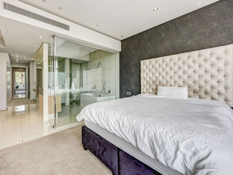 Luxury 2 Bedroom, 2 Bathroom Apartment for Sale – Embassy Towers, Sandton - Photo 10