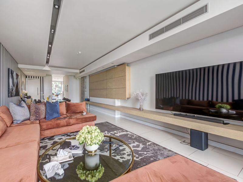Luxury 2 Bedroom, 2 Bathroom Apartment for Sale – Embassy Towers, Sandton - Photo 7