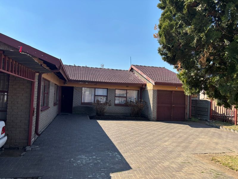 Freehold For Sale In Secunda - Photo 3