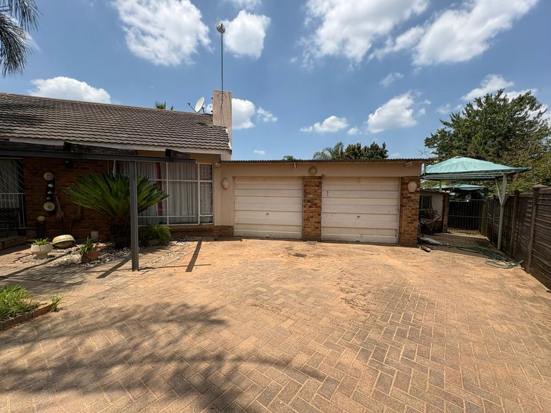 Discover your own private oasis in this Panhandle property for sale in a peaceful and serene area. - Photo 7