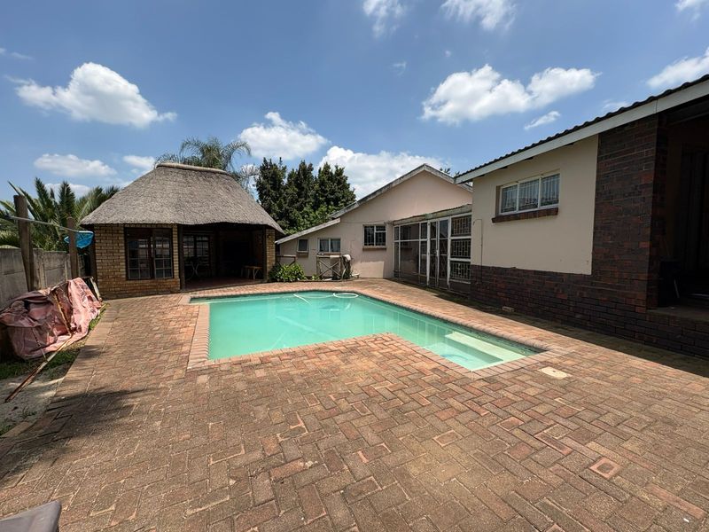 Discover your own private oasis in this Panhandle property for sale in a peaceful and serene area. - Photo 6