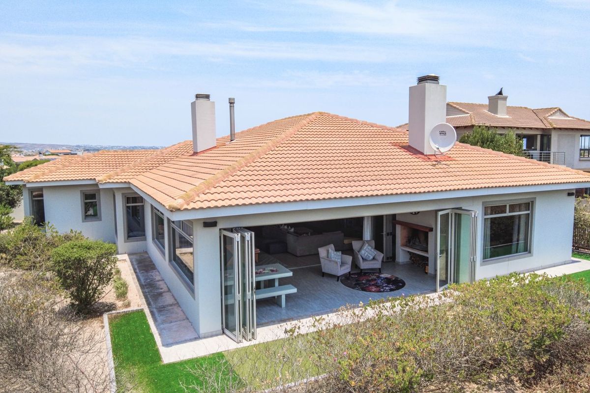 North-Facing Home with Prime Fairway Views - Photo 2