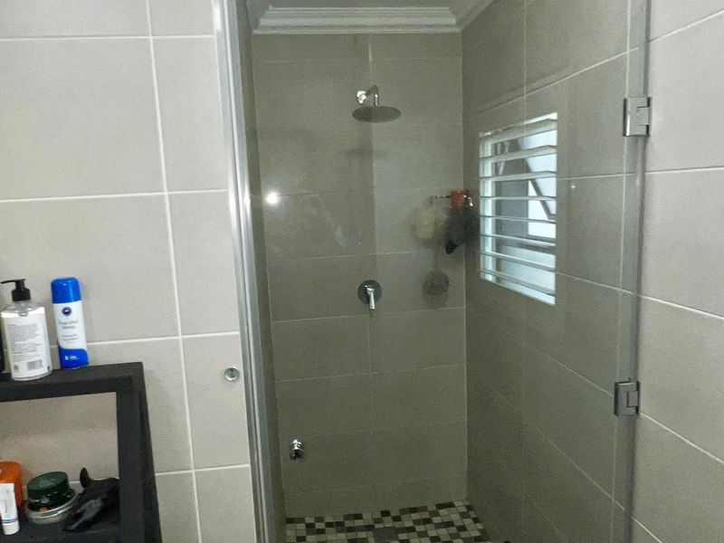 Modern elegant ground floor garden unit - Photo 8