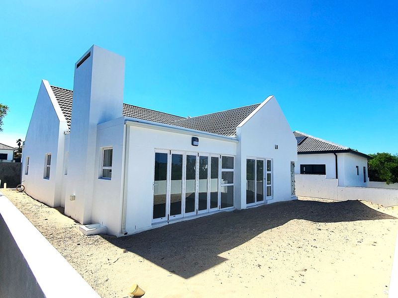 Brand new, light and bright modern home in Shelley Point Coastal Security Golf Estate - Photo 4