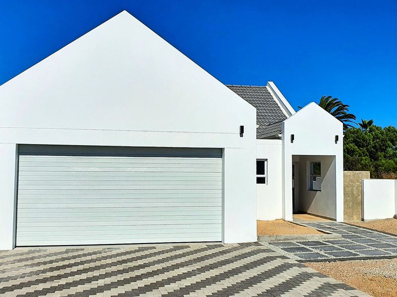 Brand new, light and bright modern home in Shelley Point Coastal Security Golf Estate - Photo 3