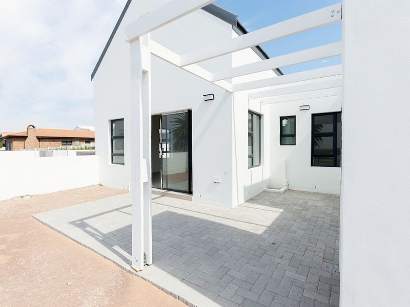 Riverfront living with Timeless charm — Perfectly Positioned! - Photo 6