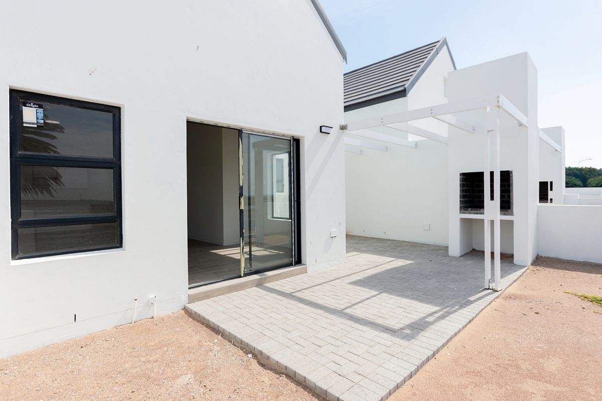 Riverfront living with Timeless charm — Perfectly Positioned! - Photo 4