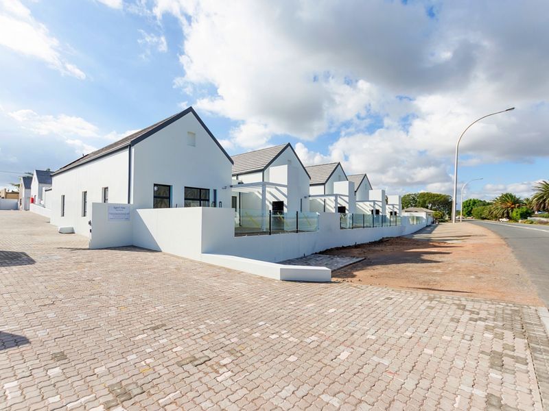 Riverfront living with Timeless charm — Perfectly Positioned! - Photo 4