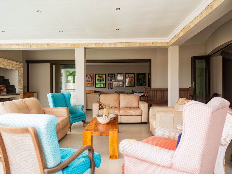 A Riviera-Style Oasis Above Nahoon Beach: Where Luxury Meets Coastal Splendor - Photo 7