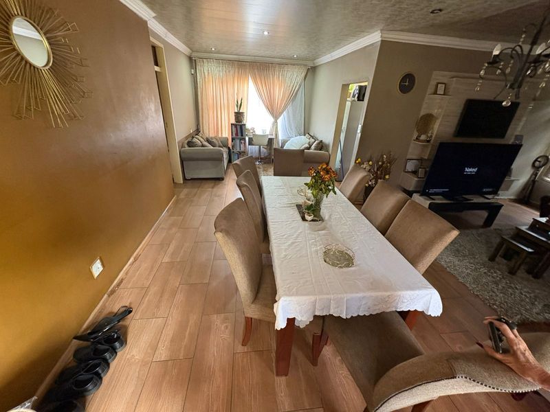 Family Home to Rent in Amajuba Park - Photo 7