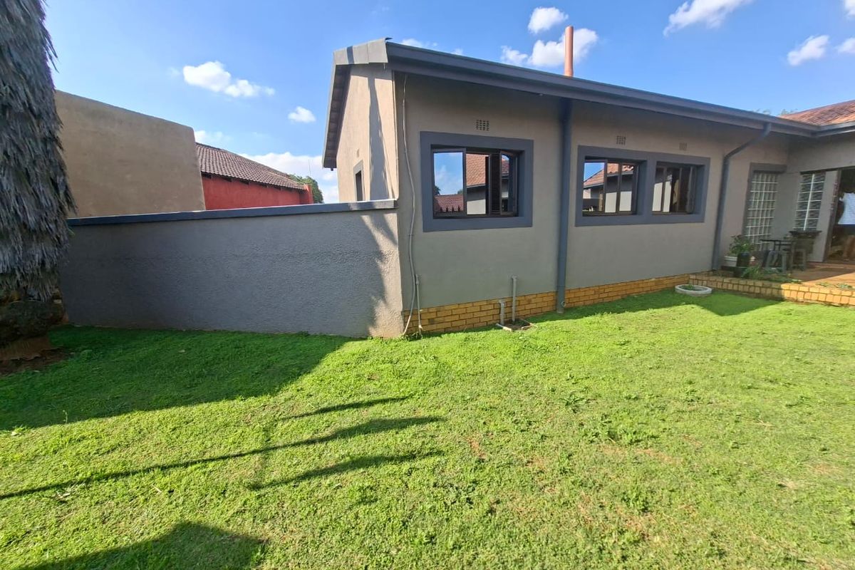 Spacious living at its best:  4 Bedroom Home with Grand Yard - Photo 3