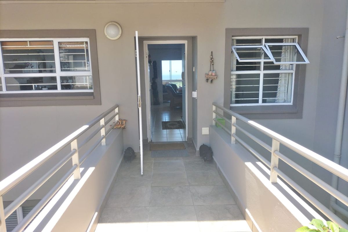 Sea Views and Sunrises Await! - Photo 3