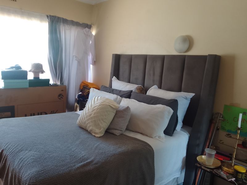 Perfectly Located Large Home in Bo-Dorp – Ideal for Family Living or Business Use - Photo 8