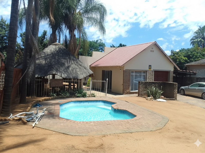 Perfectly Located Large Home in Bo-Dorp – Ideal for Family Living or Business Use - Photo 1